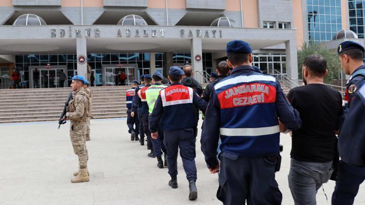 Edirne'de Yunanistan'a kaçmaya çalışan 13 terör örgütü şüphelisi yakalandı