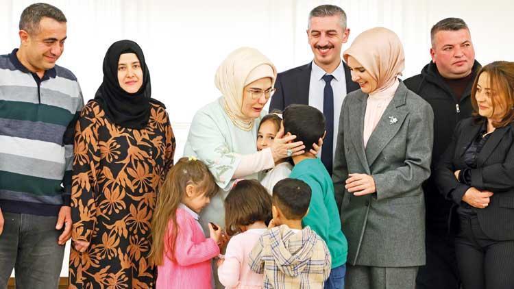 Emine Erdoğan’dan barış çağrısı