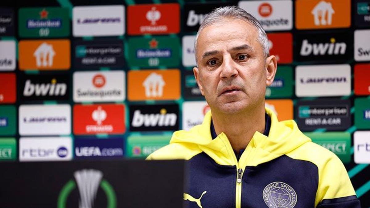 Fenerbahçe Teknik Direktörü İsmail Kartal ve Mert Hakan Yandaş basın toplantısında konuşuyor