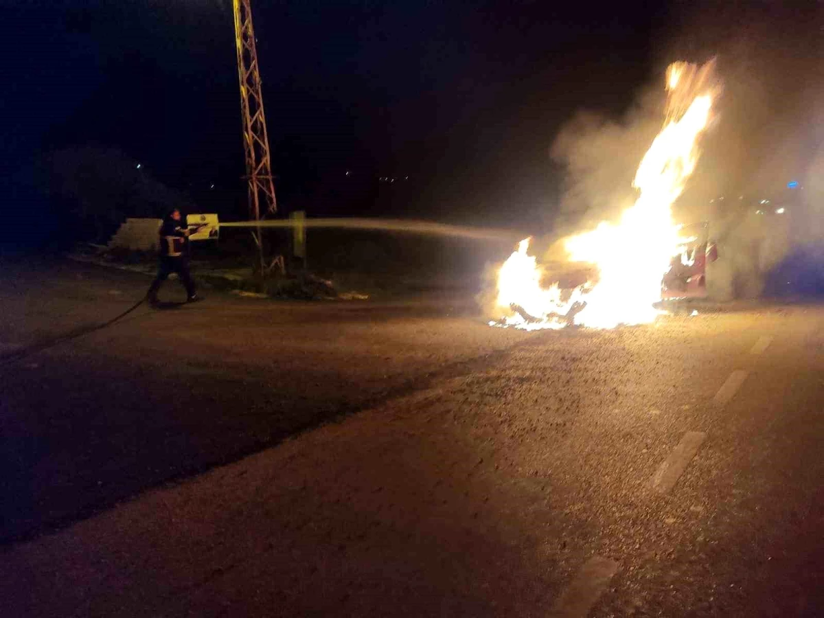 Hassa ilçesinde otomobil yangını söndürüldü