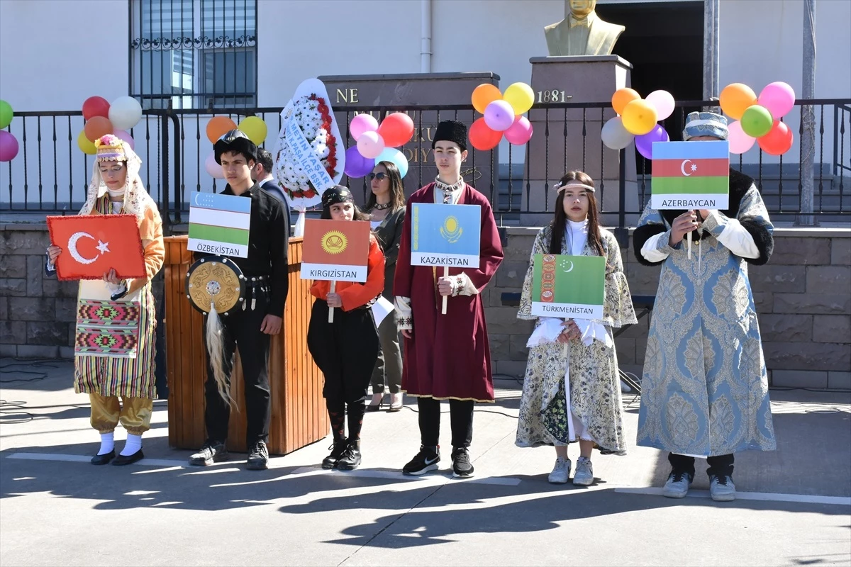 İzmir'de Nevruz Bayramı kutlamaları yapıldı