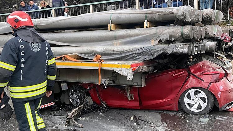 Kara yolunda feci kaza! TIR'a arkadan çarpan otomobilin sürücüsü hayatını kaybetti