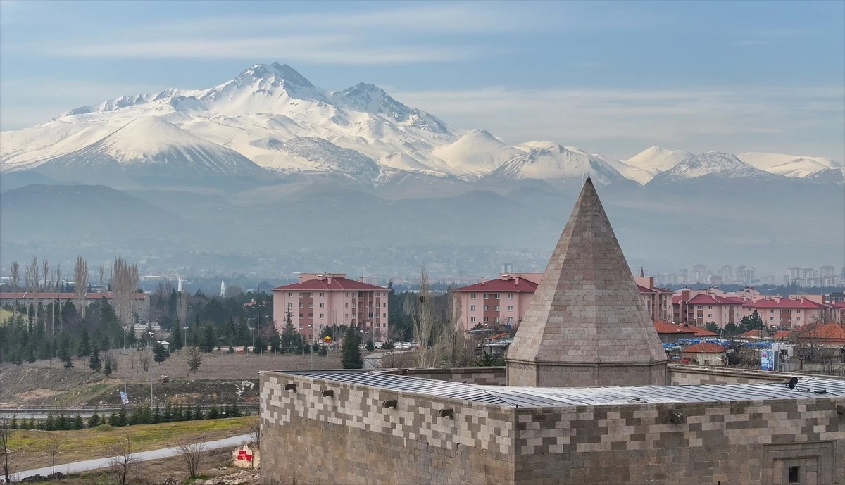 Kayseri'deki 700 yıllık Köşk Medrese Kültür ve Sanat Merkezi Olarak Hizmet Verecek