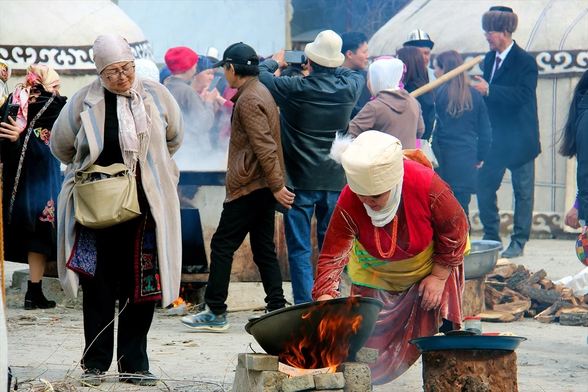 Kırgızistan'da Nevruz Bayramı sofralarının vazgeçilmezi: Kazan ekmeği