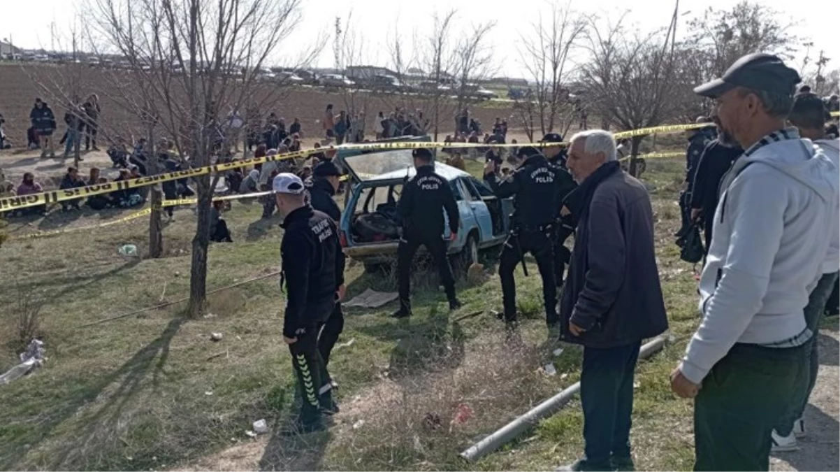 Konya'da otomobilin otobüs durağına daldı: 3 ölü, 6 yaralı