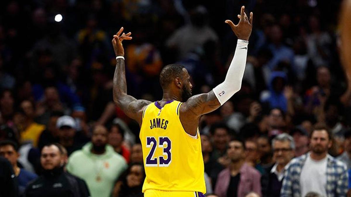 LeBron James’ten muhteşem performans