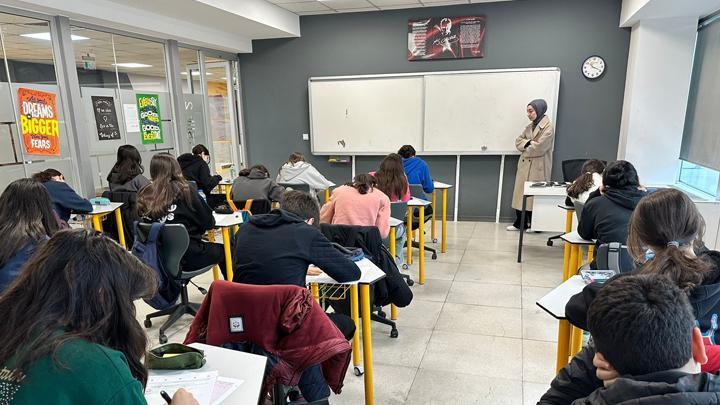 LGS'ye girecek öğrenciler, Demirören Medya ve Teknoloji Mesleki ve Teknik Anadolu Lisesi'nde deneme sınavına girdi