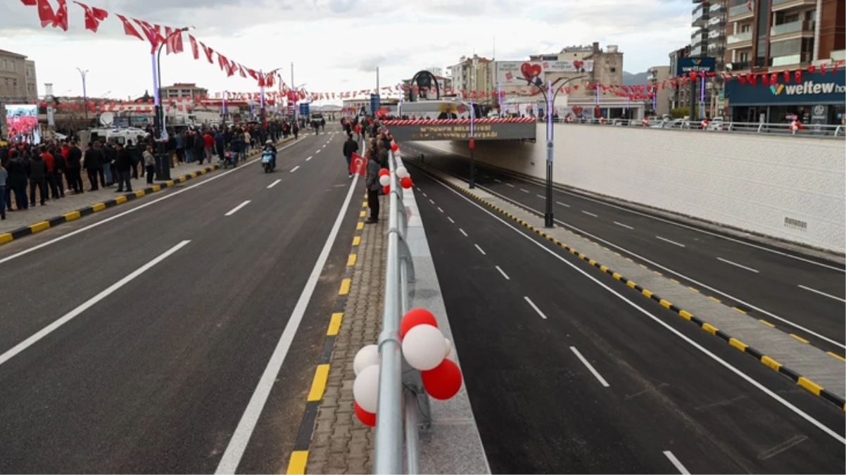 Menemen'e tarihi yatırım! CHP'li Büyükşehir'in yapamadığını AK Partili ilçe belediyesi yaptı