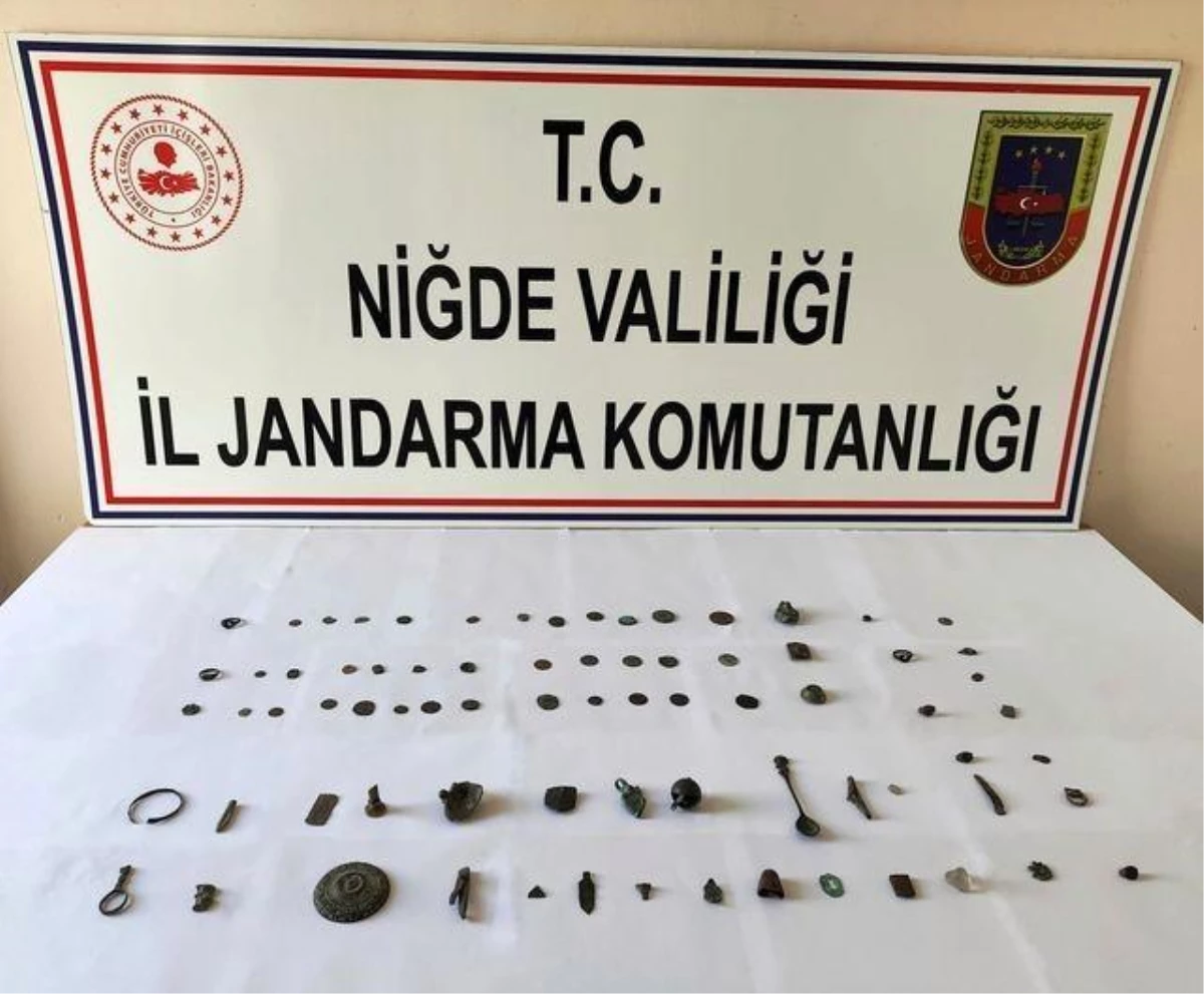 Niğde'de yapılan operasyonda 75 tarihi eser ele geçirildi