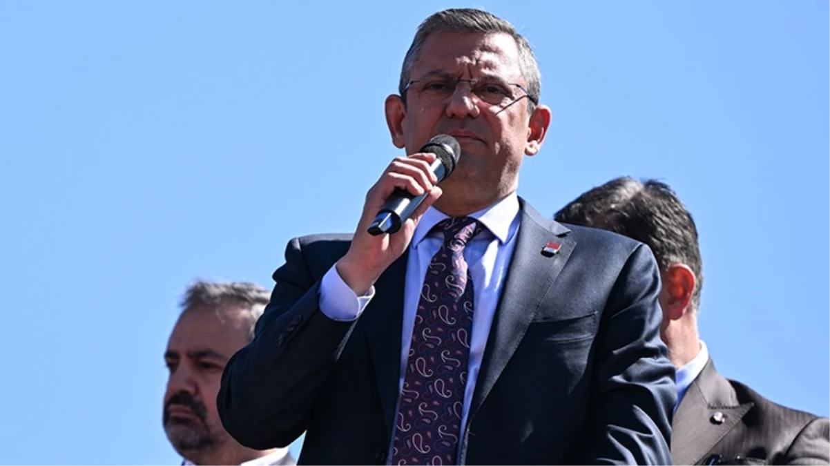 Özgür Özel'den Cumhurbaşkanı Erdoğan'a: Hamza Dağ'ı İzmir'e kayyum atamaya çalışıyor