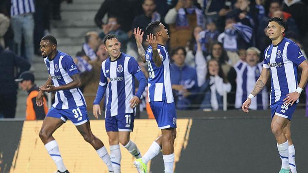 Portekiz derbisinde Porto'dan Benfica'ya 5 gol!