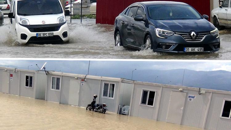 Sağanak yağış sonrası yollar göle döndü, konteyner kentleri su bastı