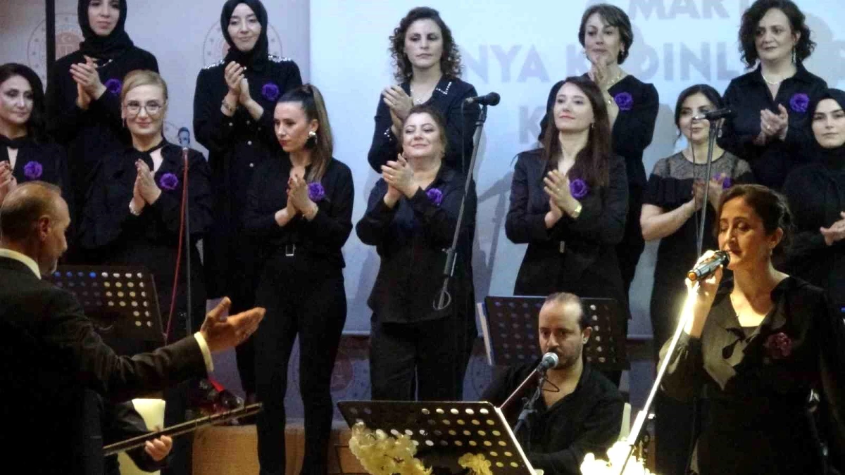 Samsun'da Kadınlar Korosu 8 Mart Konseri Verdi