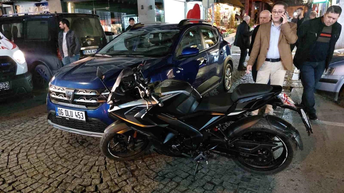 Samsun'da otomobil ile motosiklet çarpışması sonucu 1 kişi yaralandı