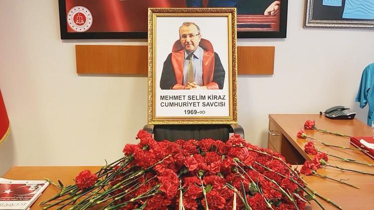 Şehit Savcı Kiraz’a hüzünlü anma