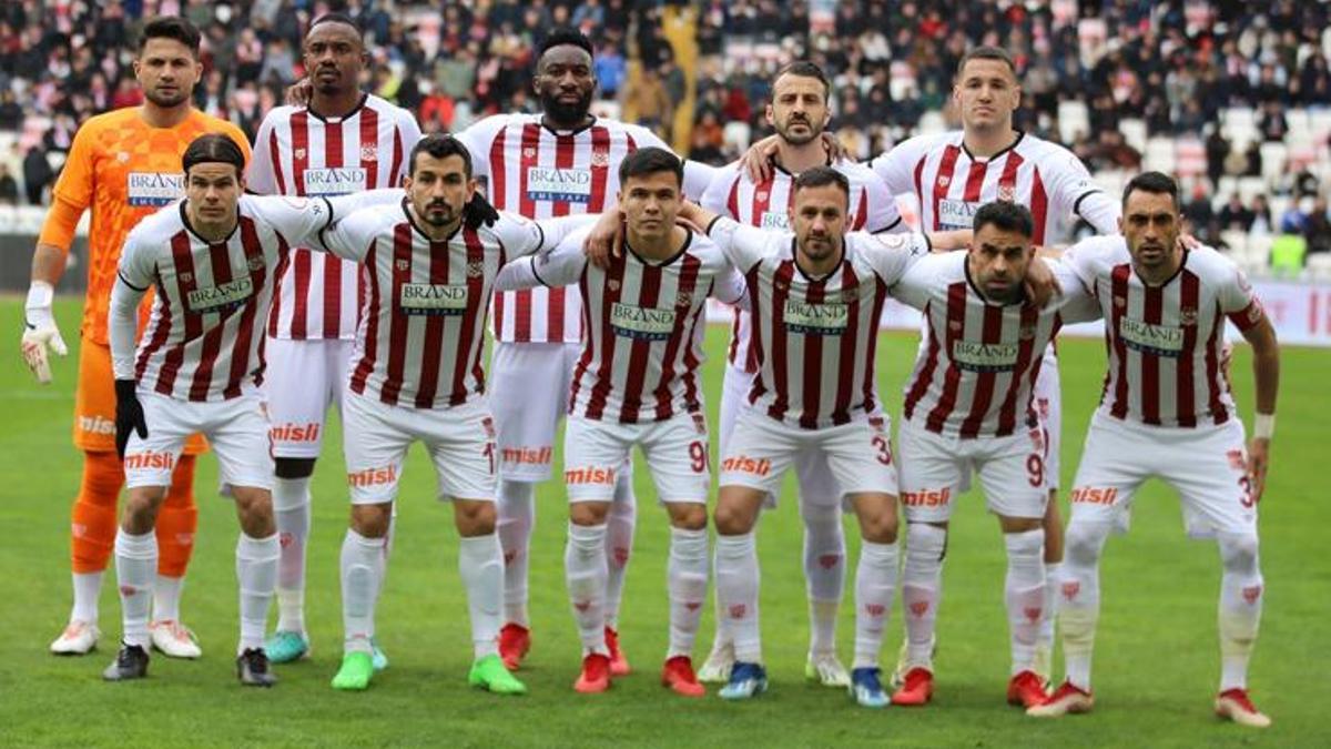 Sivasspor'a transferde hücum var: 3 yıldıza teklif! 14 futbolcu yolcu