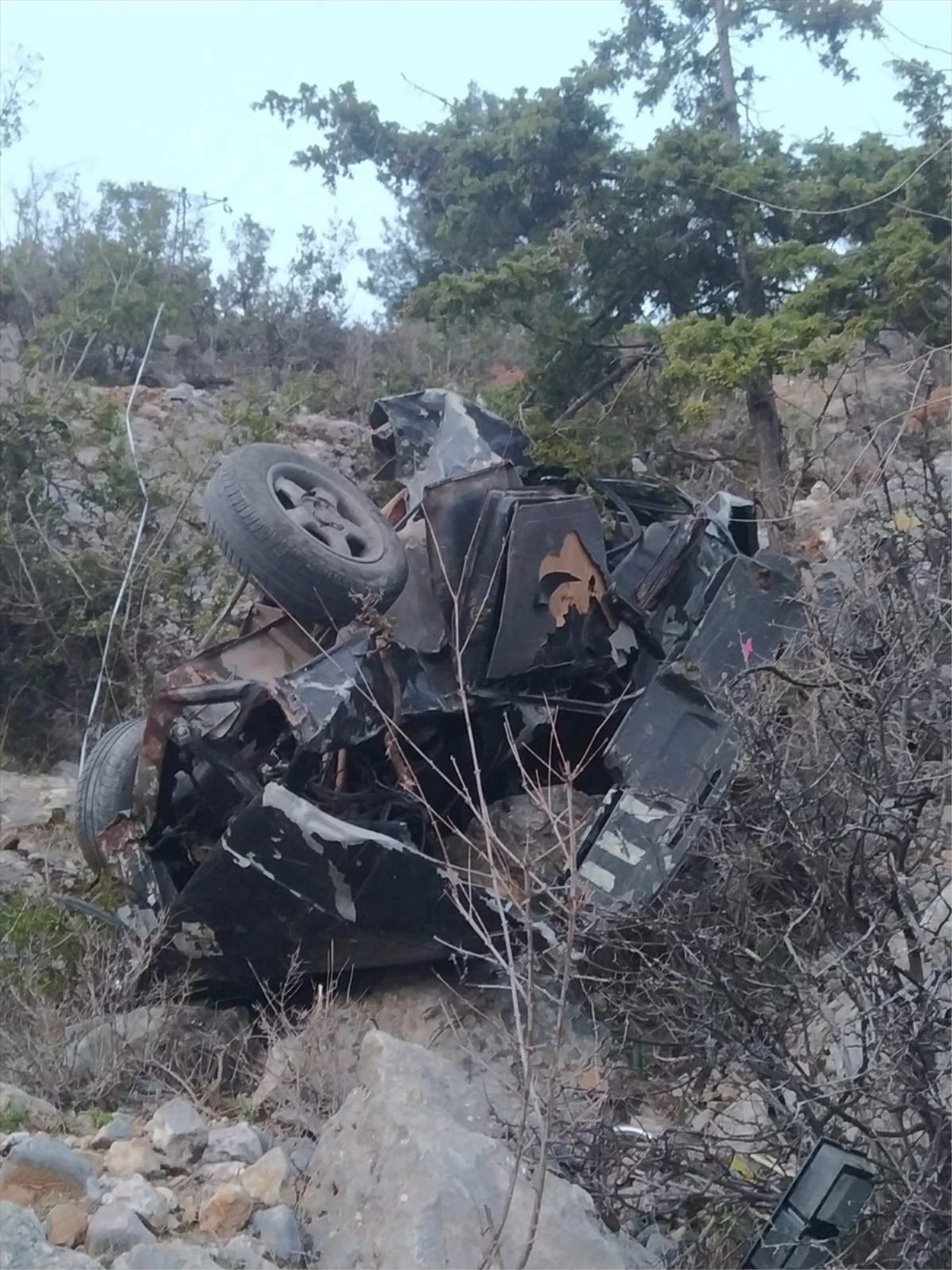 Tarsus'ta Otomobil Şarampole Devrildi, Sürücü Hayatını Kaybetti