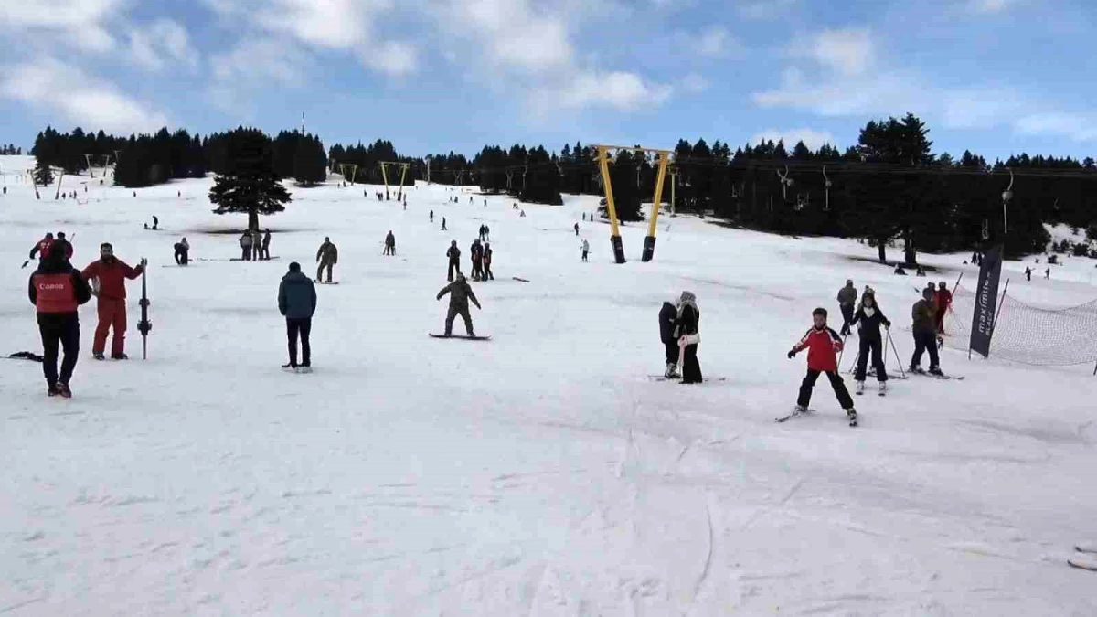 Uludağ'da kayak sezonu devam ediyor