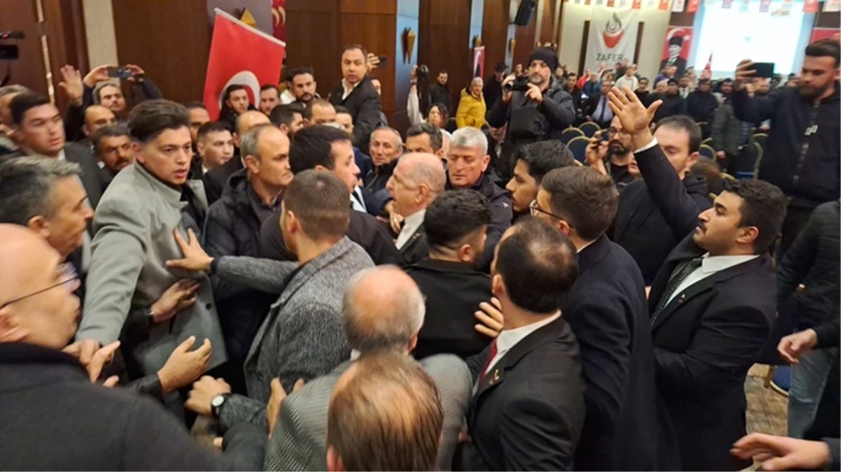 Ümit Özdağ, partililer arasında çıkan kavgaya öfkelendi: Afganlar mı geldi buraya? Suriyeliler mi girdi içeri?'