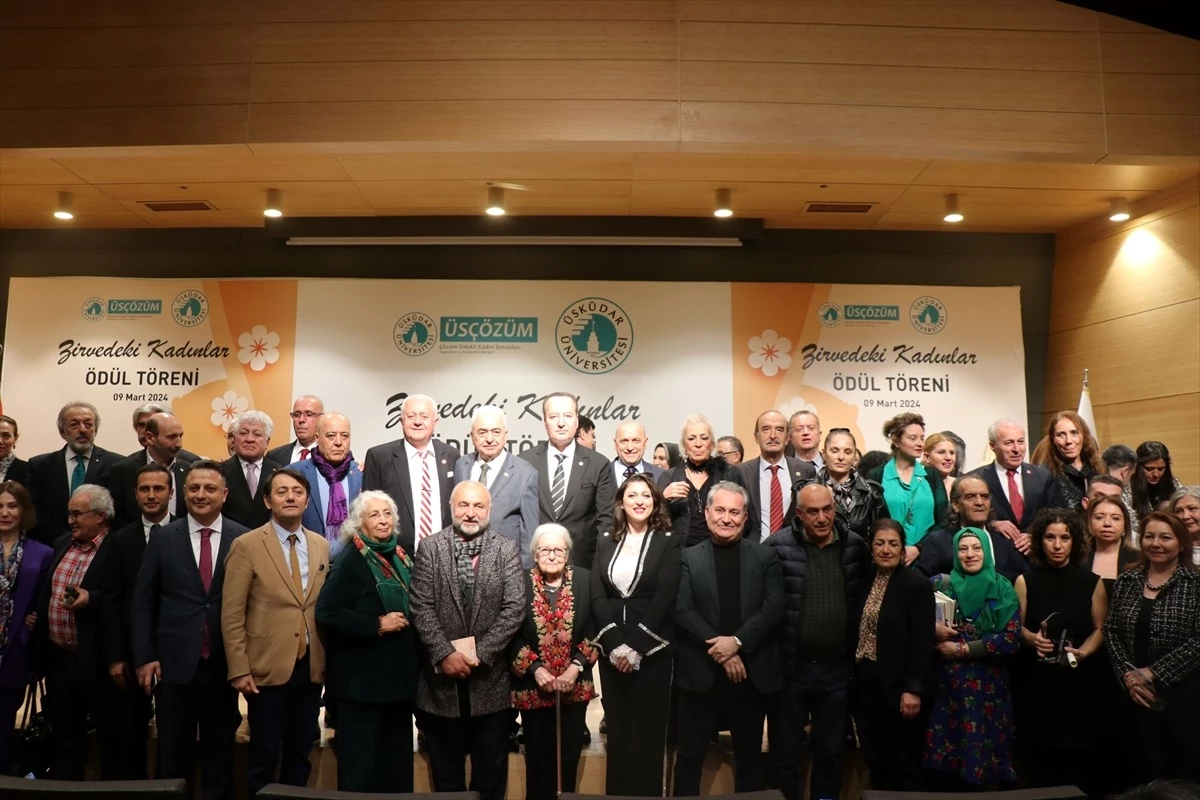 Üsküdar Üniversitesi'nde Zirvedeki Kadınlar Ödül Töreni Gerçekleştirildi