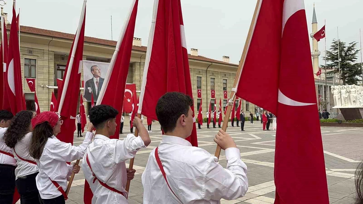 23 Nisan Ulusal Egemenlik ve Çocuk Bayramı Eskişehir'de Kutlandı