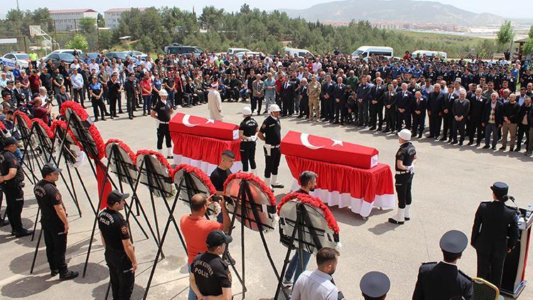 Adıyaman'da polisin şehit ettiği 2 komiser için tören: Gözyaşları sel oldu