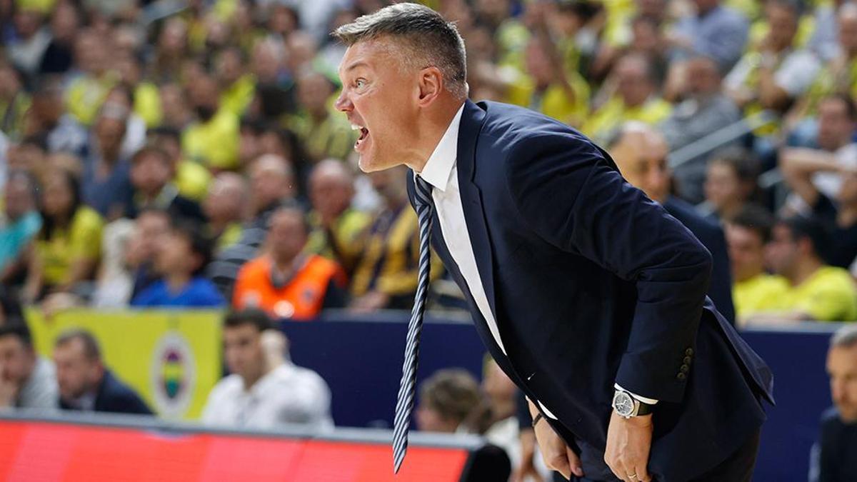 Anadolu Efes mağlubiyeti sonrası Fenerbahçe Beko Başantrenörü Sarunas Jasikevicius: Bizim açımızdan çok iyi bir maç değildi