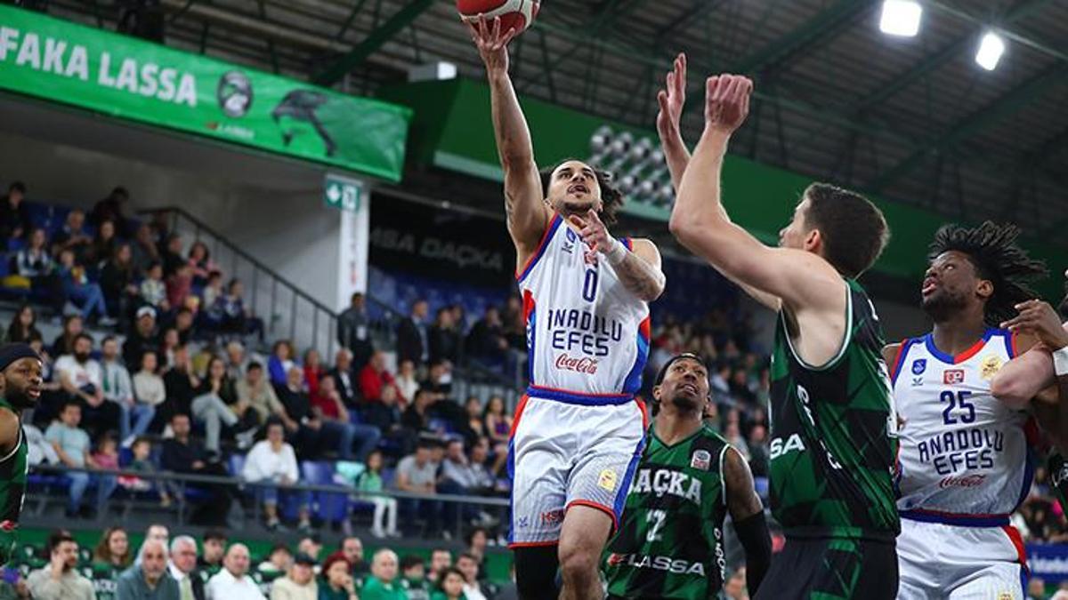 Anadolu Efes normal sezonu lider tamamladı