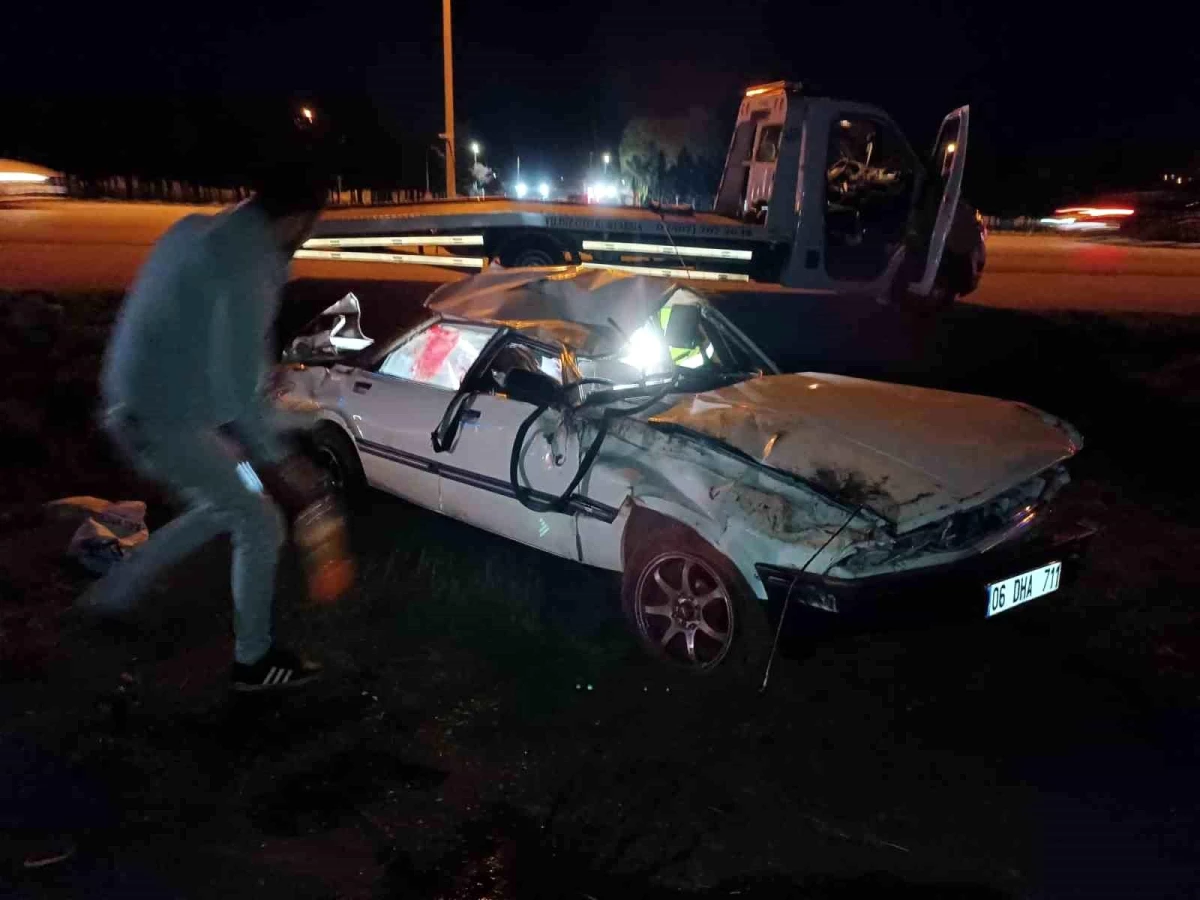 Ankara'da Kontrolden Çıkan Otomobilin Takla Attığı Kazada 4 Kişi Yaralandı