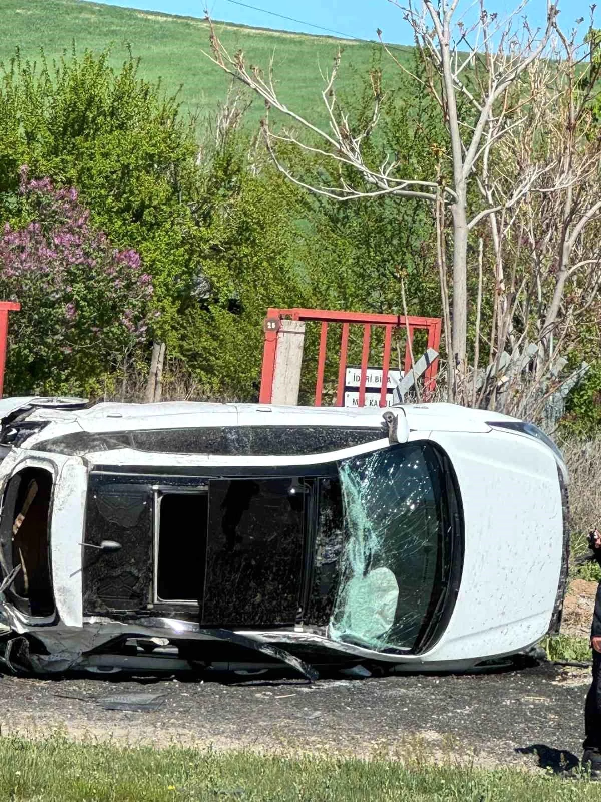 Ankara'da otomobil takla attı, 2 kişi hafif yaralandı