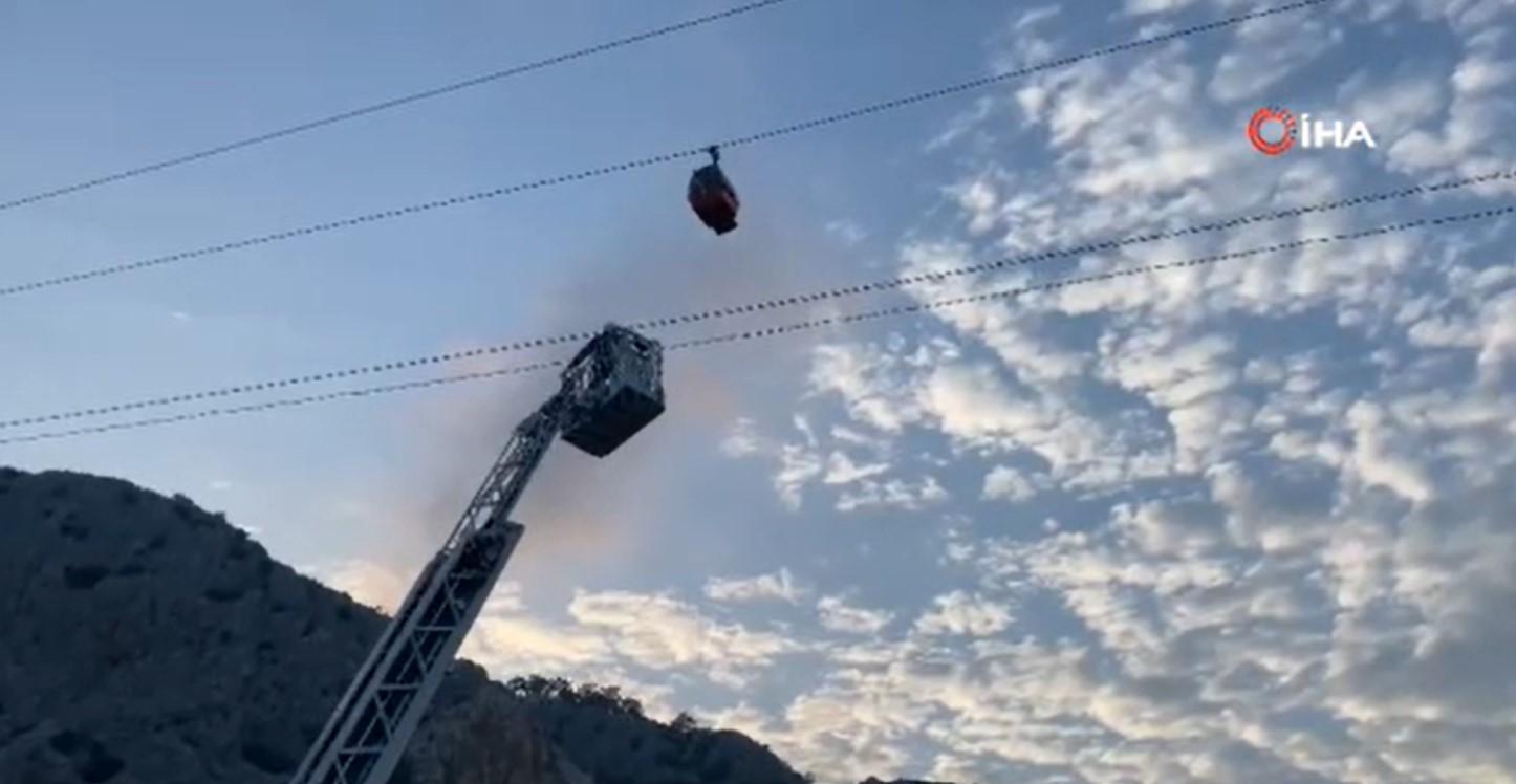 Antalya'da teleferik kabini düştü! Bakan Yerlikaya'dan ilk açıklama