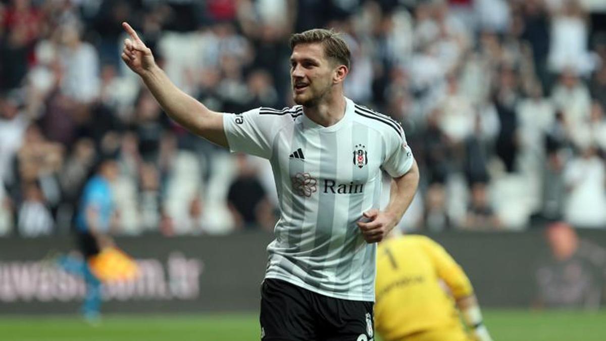 Beşiktaş'a Semih Kılıçsoy yetmedi! Dünya listesine de girdi...