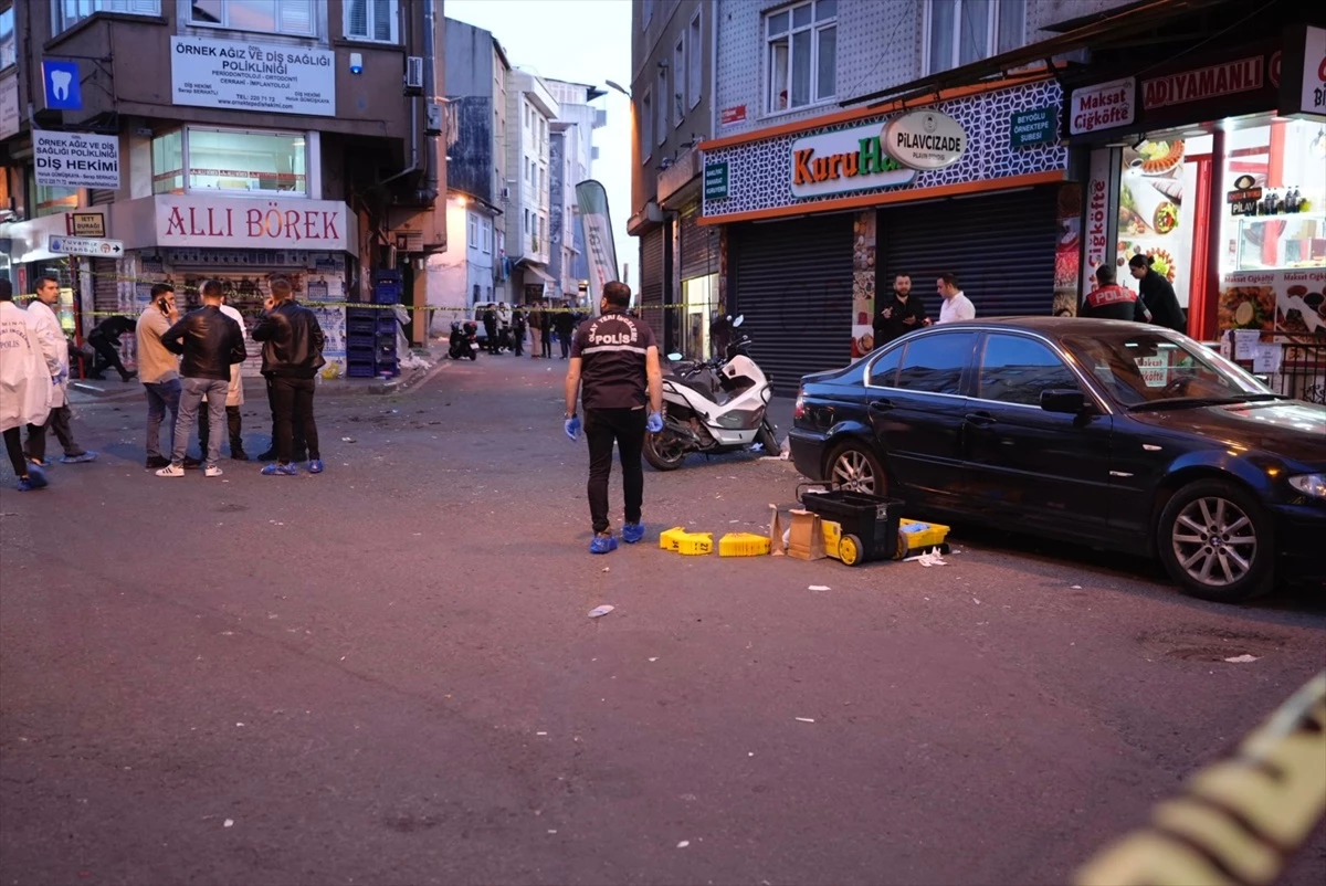 Beyoğlu'nda silahlı saldırı: 1 ölü, 4 yaralı