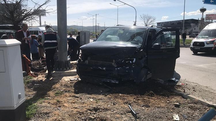 Bingöl'de kaza: 15 kişi yaralandı