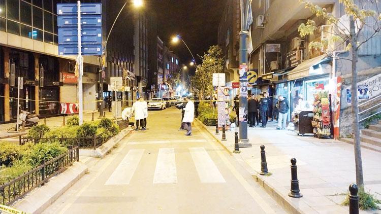 Cadde üzerinde silahlı çatışma: 2 ölü 2 yaralı