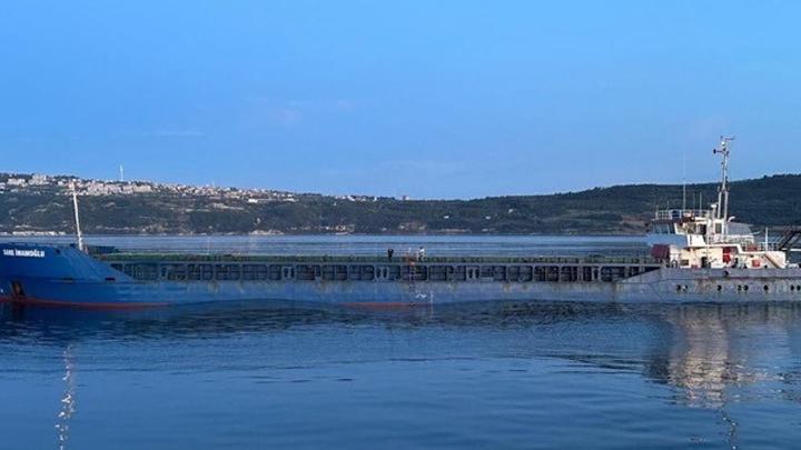 Çanakkale Boğazı’nda genel kargo gemisi makine arızası yaptı! Karanlık Liman'a demirletildi