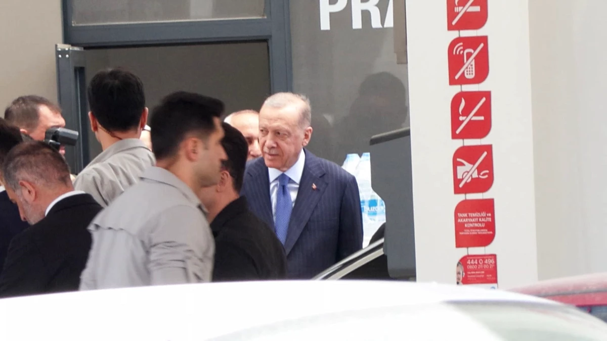 Cumhurbaşkanı Erdoğan'dan sürpriz ziyaret! Akaryakıt istasyonuna uğradı