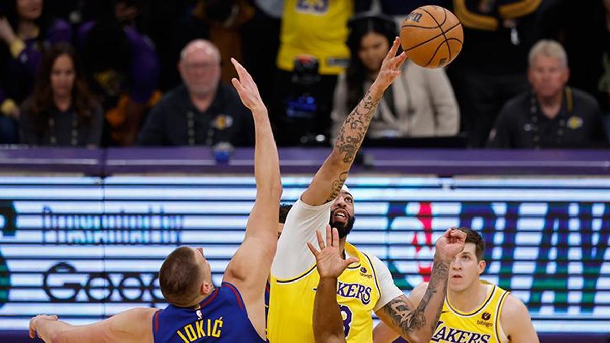 Denver Nuggets Lakers'ı parçaladı