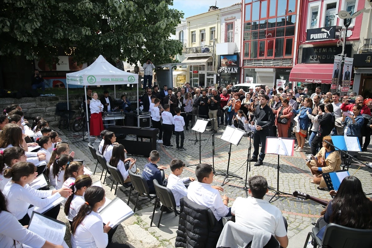 Edirne Müzik Akademisi Öğrencileri İlk Konserini Verdi