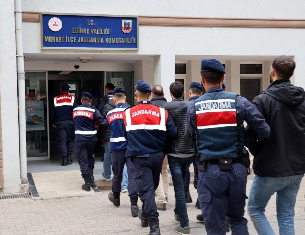 Edirne'de Yunanistan'a kaçmaya çalışan yedi terör şüphelisi yakalandı