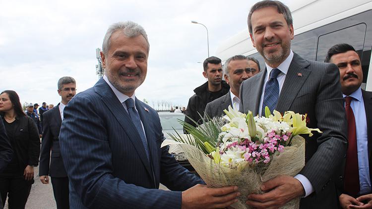 Enerji Bakanı Bayraktar'dan Hatay'da Ramazan Bayramı ziyareti