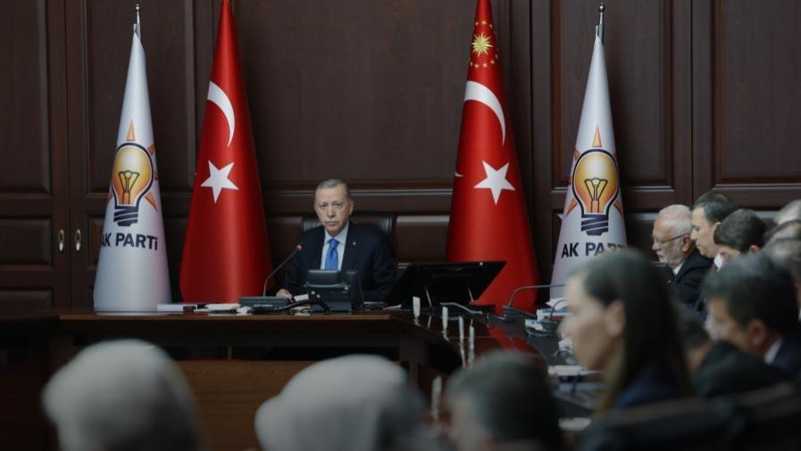 Erdoğan: Milletle arasına mesafe koyan varsa gereği yapılır