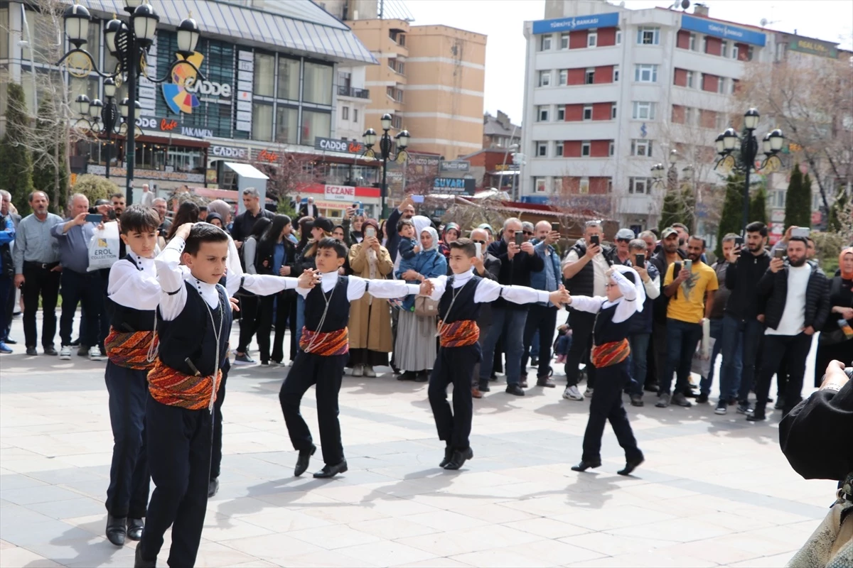 Erzurum'da Turizm Haftası etkinlikleri kapsamında yöresel lezzetler tanıtıldı