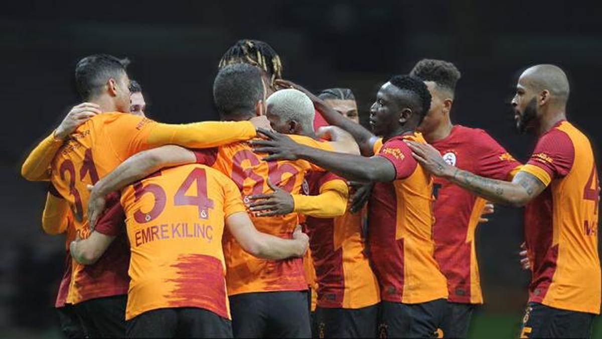 Eski Galatasaraylı, 1. Lig ekibi ile anlaşma sağladı! Yeniden Türkiye'ye dönüyor...