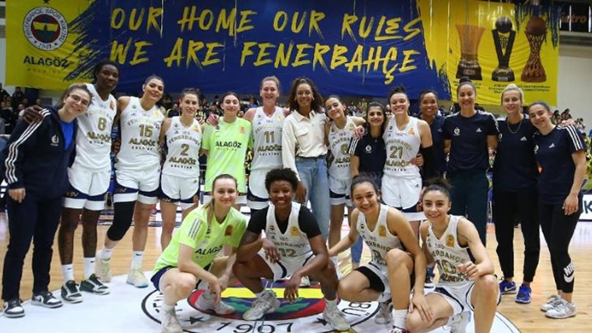 Fenerbahçe, ÇBK Mersin'i mağlup etti ve avantajı kaptı!