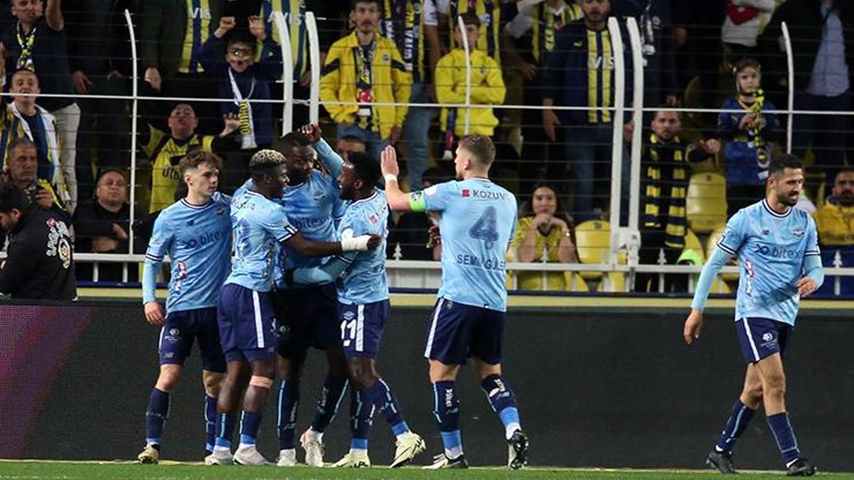 Fenerbahçe'de İrfan Can Eğribayat'tan Kadıköy'de büyük hata! Balotelli'den ilginç gol sevinci
