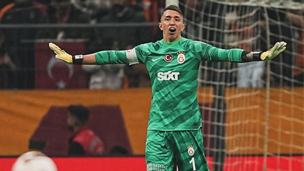 Fernando Muslera: Uruguay'ın büyük kulüpleri Galatasaray'da kalacağımı biliyordu: Milli takım açıklaması...