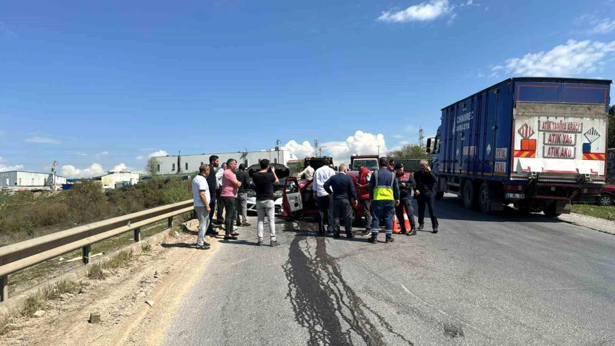 Gebze'de Otomobil Kazası: 5 Kişi Yaralandı