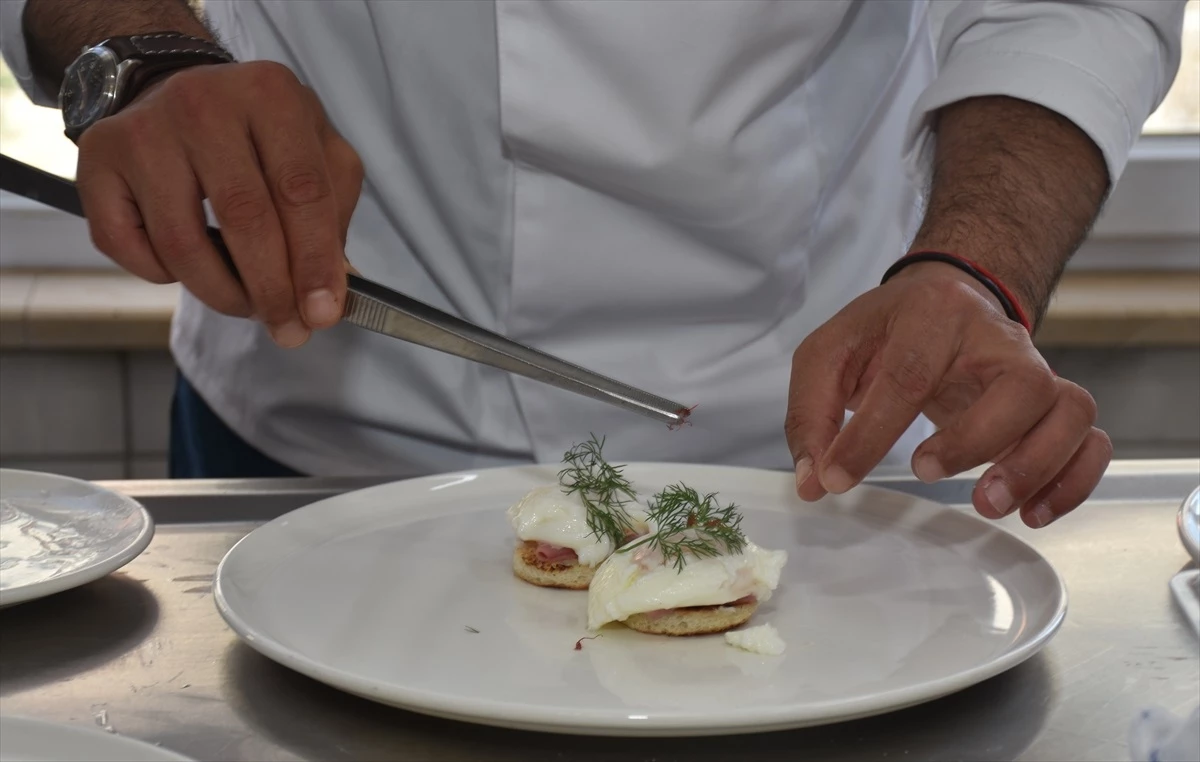 Gümüşhane Üniversitesi Turizm Fakültesi Gastronomi ve Mutfak Sanatları Bölümü Öğrencileri Pratik Eğitim Alıyor