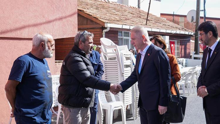 İstanbul Valisi Gül, yangın faciasında hayatını kaybedenlerin ailelerini ziyaret etti